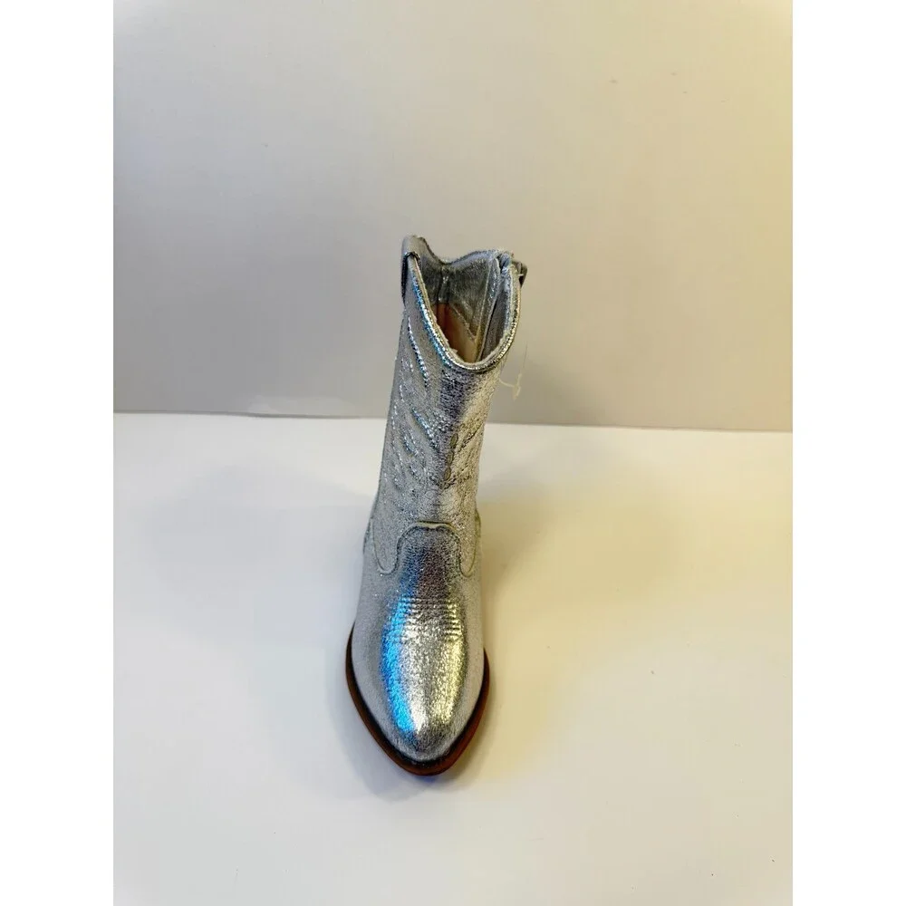 C20. Tucker Tate Kids Boots Metallic Cowgirl Boots Silver-US 9